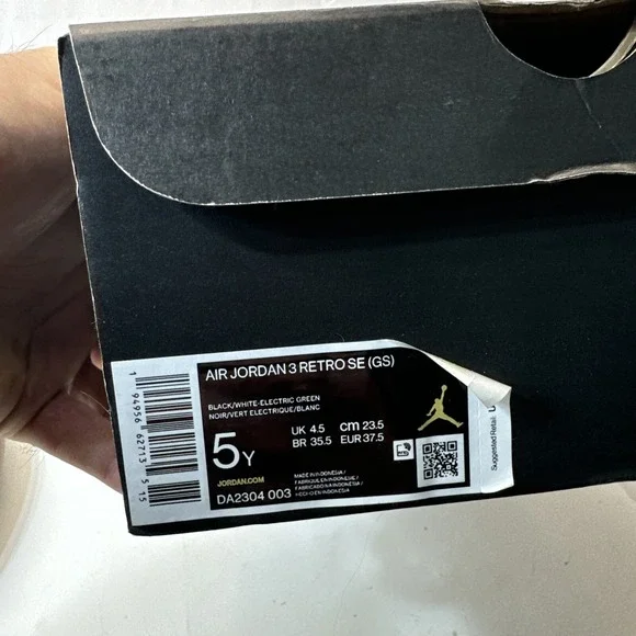 Air Jordan 3 Retro Size 5 Y 441140-500 Barely Grape/Fire Pink - Picture 3 of 16